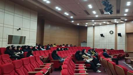  برگزاری ژورنال کلاب در سالن امفی تاتر دانشکده